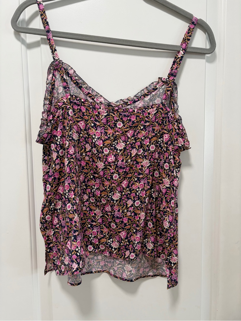 Old Navy NWT size Medium Floral Ruffle Trim Tank Top Cami Navy Pink Rayon - Picture 10 of 11